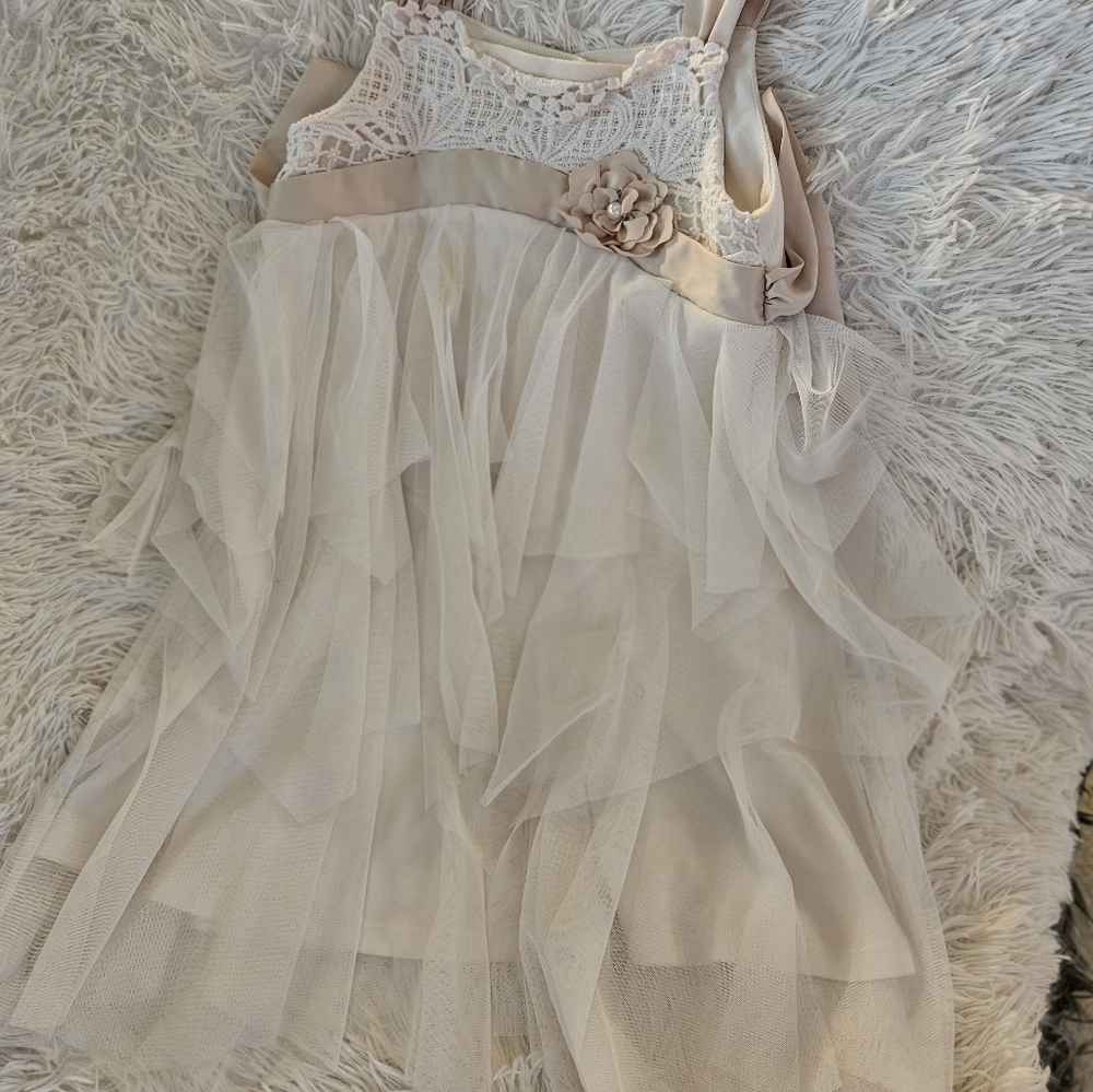 Biscotti size 6 beautiful dress